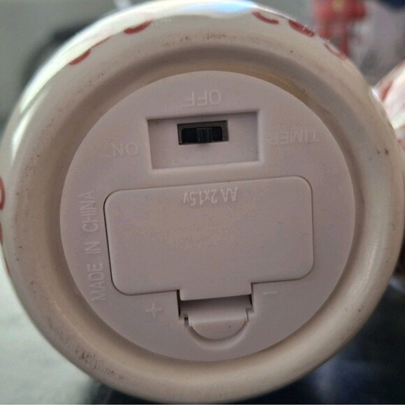 Valerie Parr Hill Red & White 2 Timed Illumination 3.5" Damask Porcelain Eggs - Picture 4 of 8